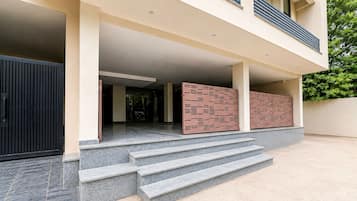 House | Reception