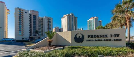 Condo, 2 Bedrooms | Property grounds
