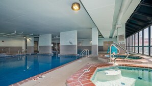 Appartement, 3 slaapkamers | Zwembad | Een binnenzwembad, een buitenzwembad