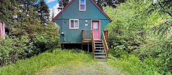 Quiet A-frame Tucked Off the Road in Girdwood