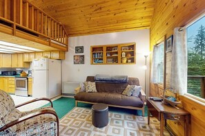 Interior - Quiet A-frame Tucked Off the Road in Girdwood (Girdwood)
