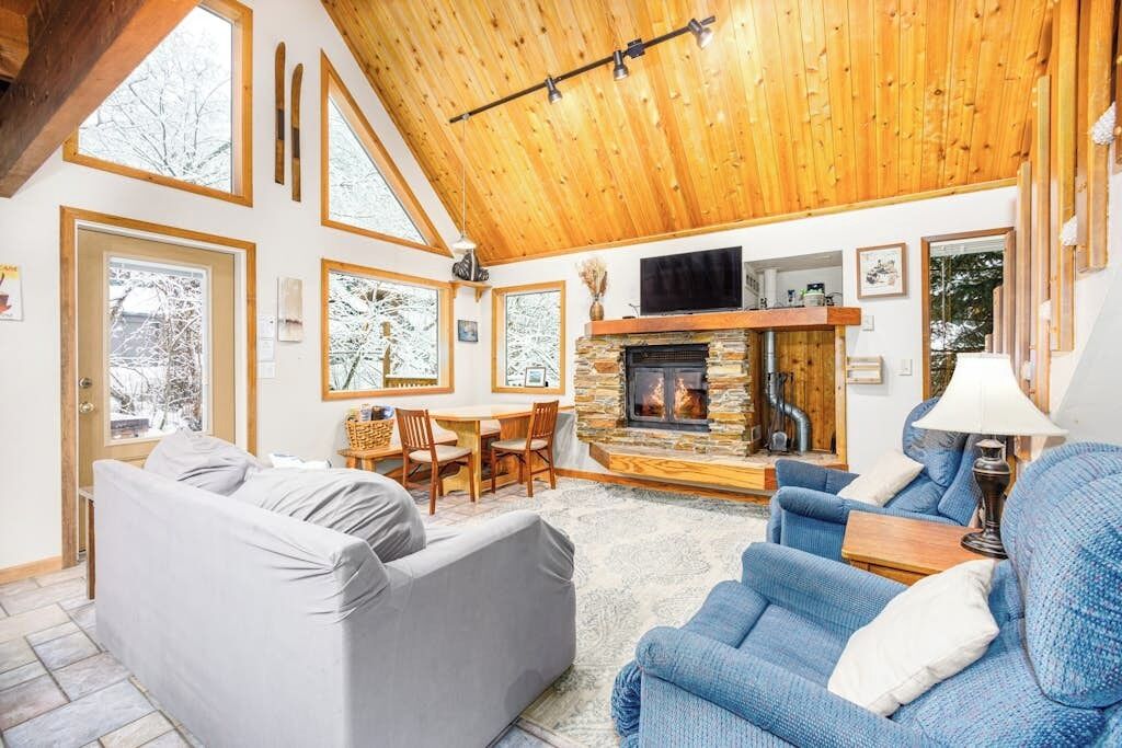 Chalet (2 Bedrooms) | Interior