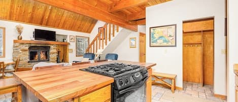 Chalet (2 Bedrooms) | Interior