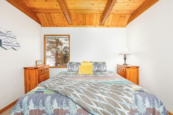 Chalet (2 Bedrooms) | Interior