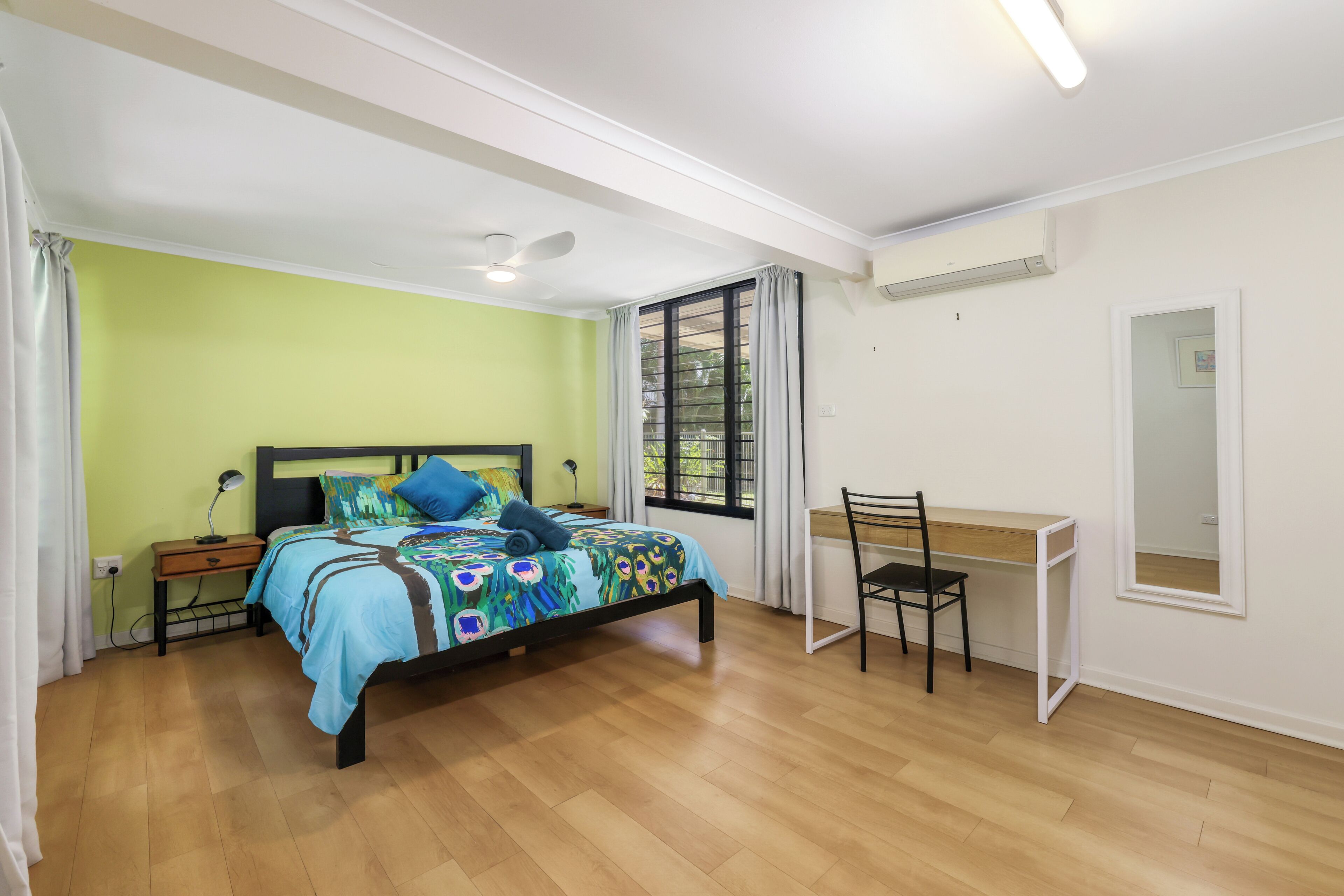2 bedrooms, desk, iron/ironing board, WiFi (free)