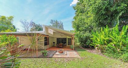 Palms Bungalow Nightcliff with Pool | 2BD, 2BTH