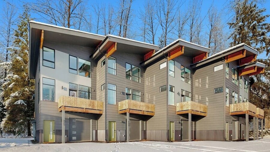 Newly Built Creek-side Townhome Near Girdwood Merc
