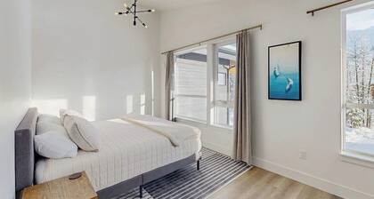 Newly Built Creek-side Townhome Near Girdwood Merc