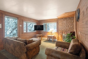Interior - Quiet Apartment-above-garage a Block From Skiing (Girdwood)