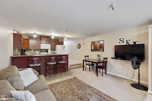 Interior - Quiet Girdwood Studio w/ Easy Access to the Village (Girdwood)