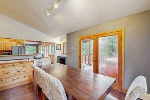 Villa (3 Bedrooms) | Interior - Mountain Retreat w/ Private Outdoor Hot Tub Near Lifts (Girdwood)