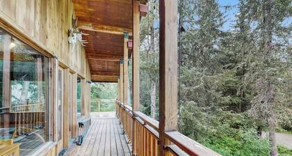 Mountain Retreat w/ Private Outdoor Hot Tub Near Lifts