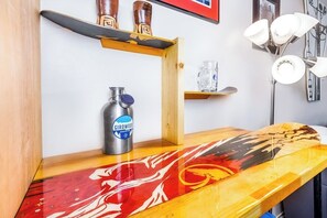 Apartment (1 Bedroom) | Interior - One-bedroom Loft Condo w/ Full Mountain Views (Girdwood)