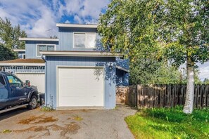 Villa (3 Bedrooms) | Interior - Quiet Anchorage Neighborhood Home w/ Walking Trail (Anchorage)