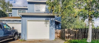 Quiet Anchorage Neighborhood Home w/ Walking Trail