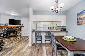 Villa (3 Bedrooms) | Interior - Quiet Anchorage Neighborhood Home w/ Walking Trail (Anchorage)