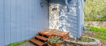 Quiet Anchorage Neighborhood Home w/ Walking Trail