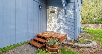 Quiet Anchorage Neighborhood Home w/ Walking Trail