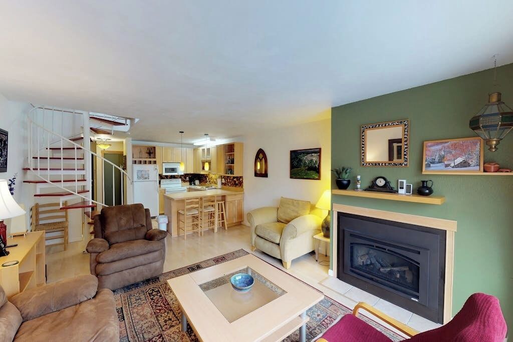 Apartment (2 Bedrooms) | Front of property