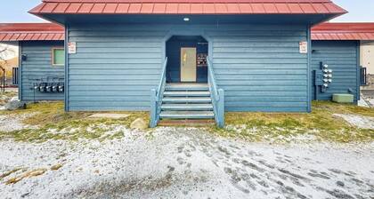 Multi-level Slopeside Townhome w/ Wood Fireplace