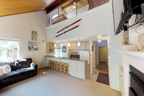 Interior - Updated Mountain Condo Minutes From Alyeska (Girdwood)
