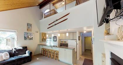 Updated Mountain Condo Minutes From Alyeska