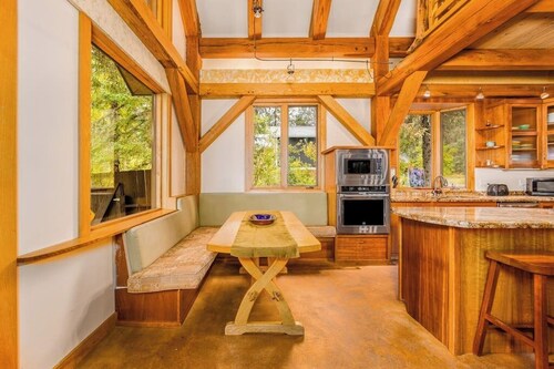 Handcrafted Girdwood Cabin Above a Quiet Pond