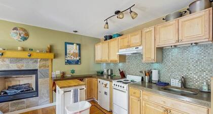 Walkable Girdwood Studio Near Trails & Coffee Shop