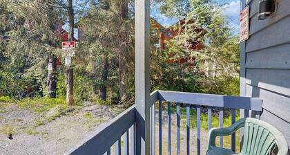 Walkable Girdwood Studio Near Trails & Coffee Shop