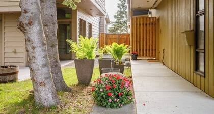 Industrial-design Anchorage Bungalow w/ Garden