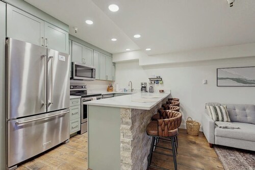 Renovated 1BR Ski-in/out Flat at Base of Alyeska