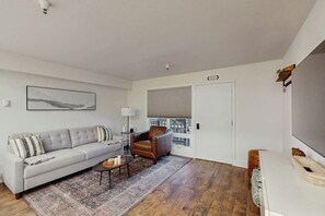 Apartment (1 Bedroom) | Interior - Renovated 1BR Ski-in/out Flat at Base of Alyeska (Girdwood)