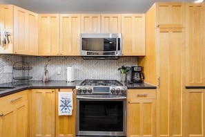 Apartment (3 Bedrooms) | Interior - Three-floor Slopeside Condo w/ Direct Mountain Views (Girdwood)