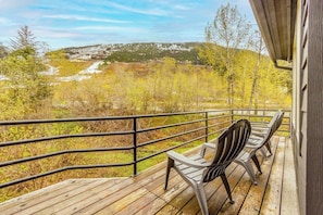 Apartment (3 Bedrooms) | Interior - Three-floor Slopeside Condo w/ Direct Mountain Views (Girdwood)