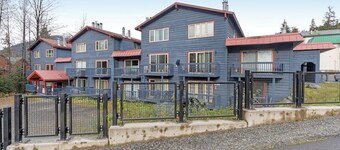 Slopeside Girdwood Condo With Mountain Views and a Fireplace