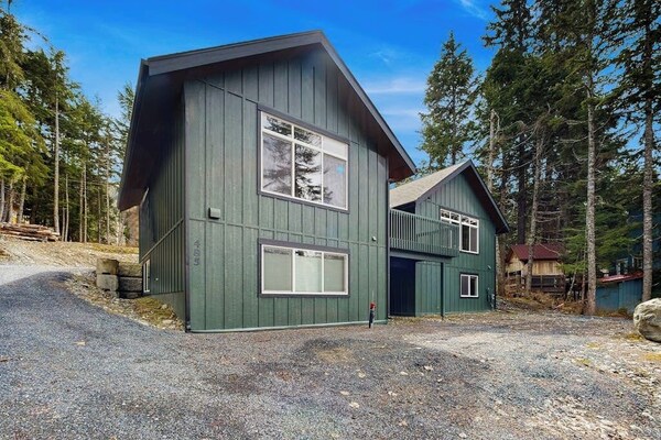 Cozy Mountainside Duplex Near Virgin Creek Trailhead - Alyeska, AK