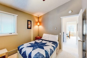 Interior - Solid Two-bedroom Girdwood Condo Near Alyeska Lifts (Girdwood)