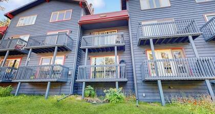 Solid Two-bedroom Girdwood Condo Near Alyeska Lifts