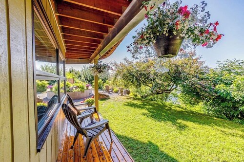 Luxury Townhouse w/ Hot Tubs & Inlet Views, Walk
