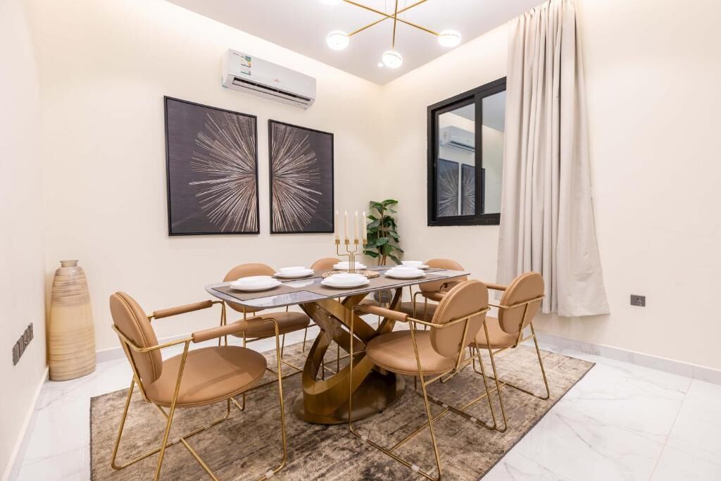 Deluxe Apartment | Dining
