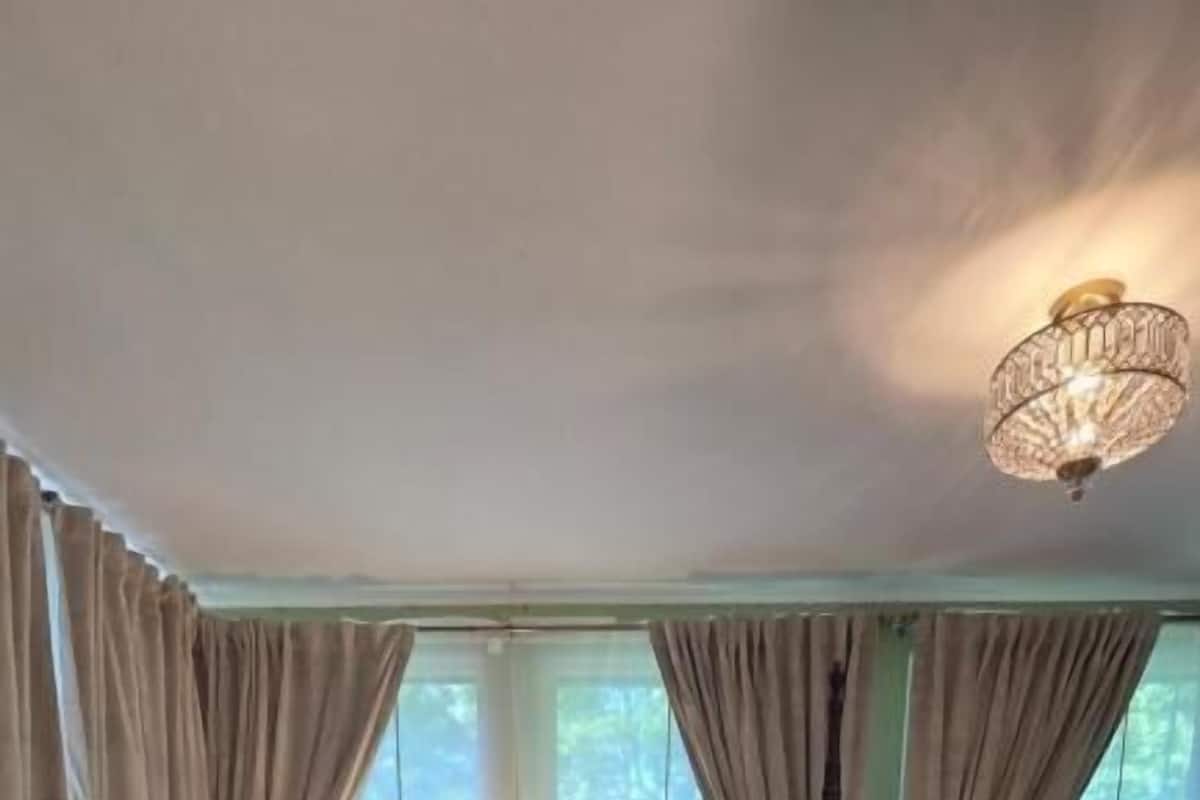 In-room safe, blackout curtains, free WiFi