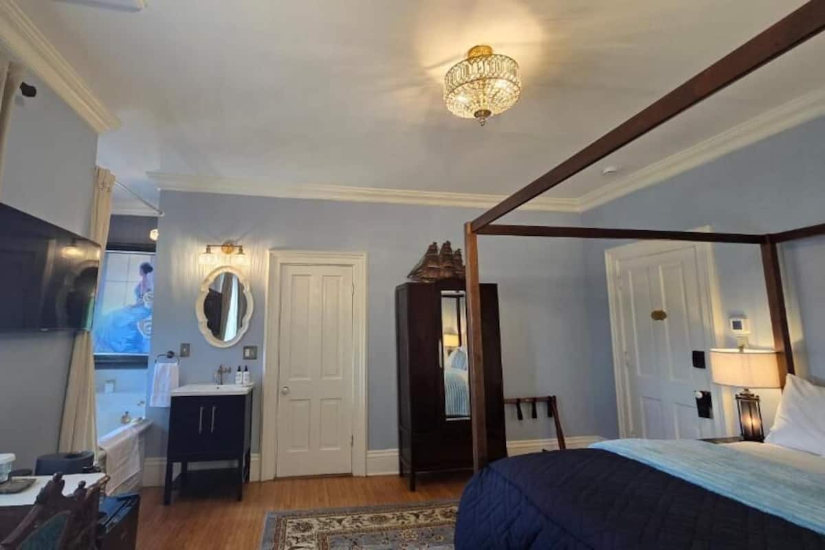 In-room safe, blackout curtains, free WiFi