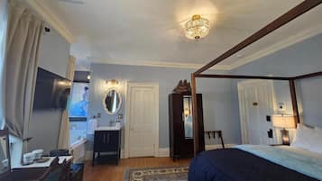 Luxury Double Room, 1 King Bed, Corner | In-room safe, blackout curtains, free WiFi