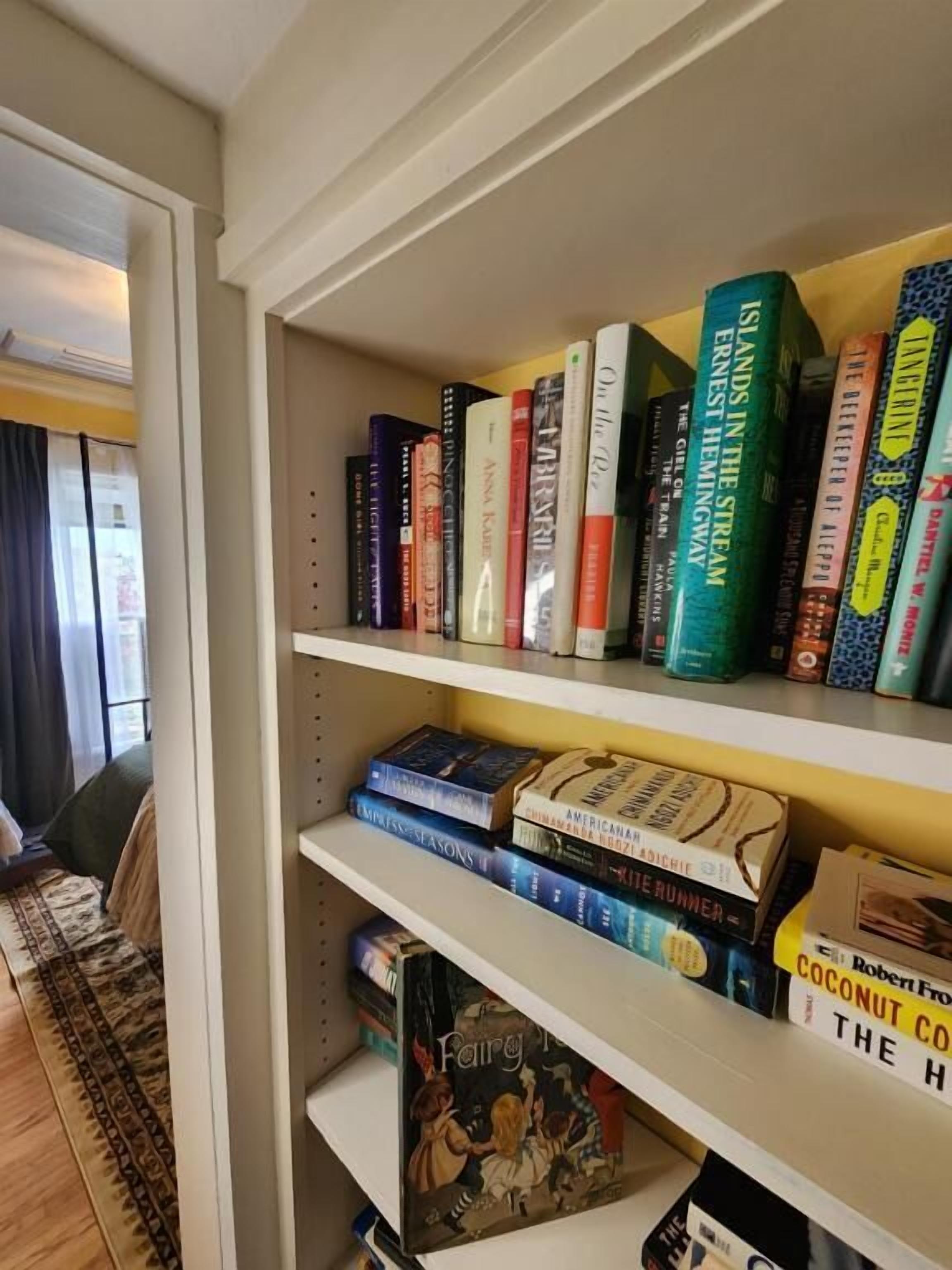 Superior Double Room, 1 Queen Bed, City View | Game room