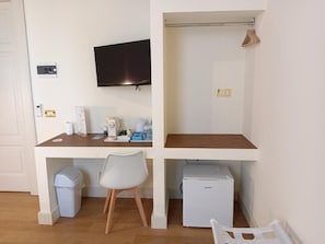 Superior-Doppel- oder -Zweibettzimmer, eigenes Bad, Blick auf den Innenhof | Innenbereich