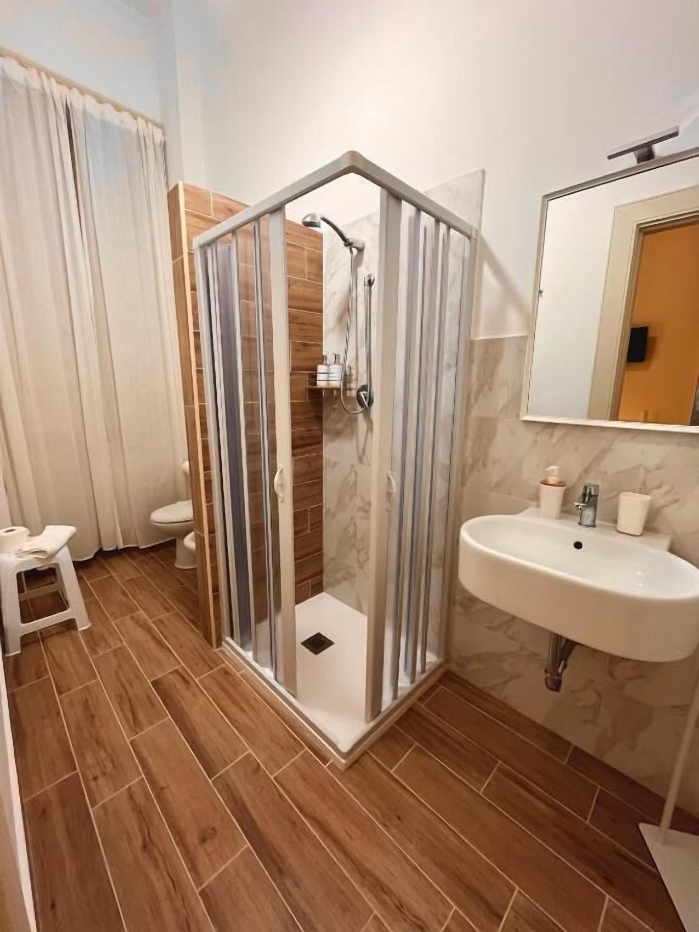 Classic Double Room | Bathroom