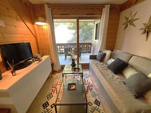 Living area - Charming apartment - 4 guests, forest view (Méribel)