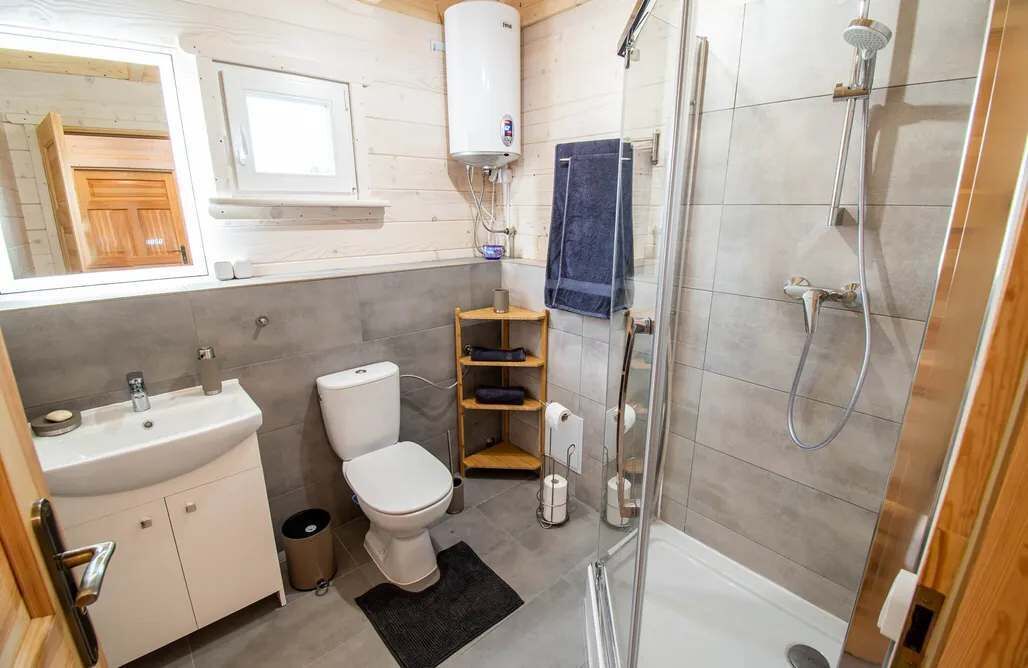 Shower, towels