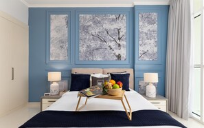 Room - Elegant Studio Retreat in Damac Hills (Dubai)
