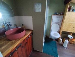 Bathroom - Vrbo Property (Vitry-sur-Seine)